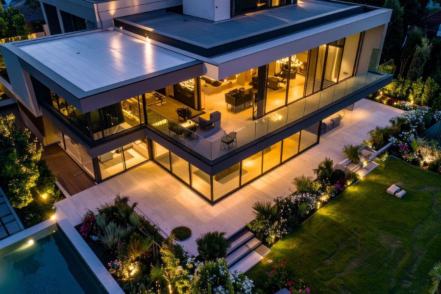Modern luxury residential property in Gold Coast suitable for SMSF property investment and long-term superannuation strategy.